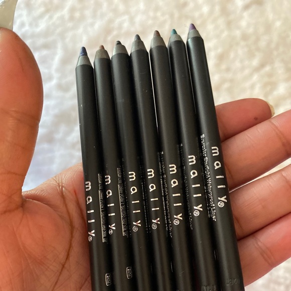 Makeup - Picture 4 of 4